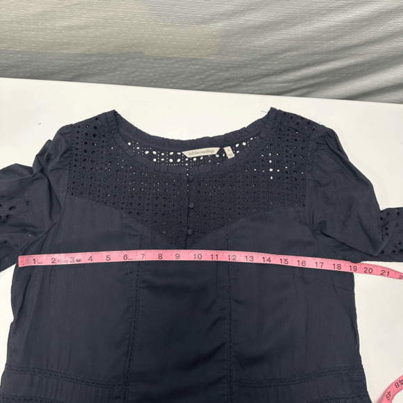 Soft Surroundings Womens S Alejandra Peplum Top Eyelet Bell Sleeves Tunic Navy - Picture 5 of 9